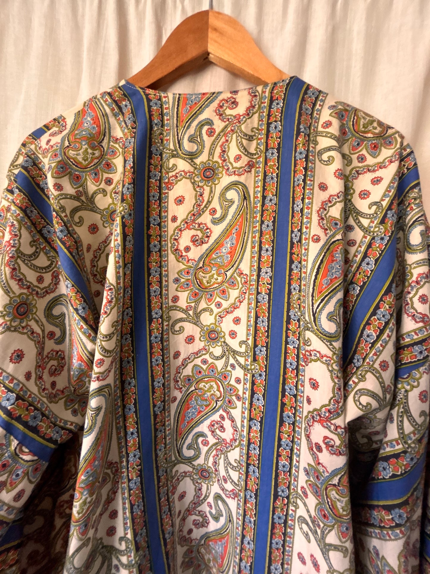 back view of vintage boho paisley kimono kaftan