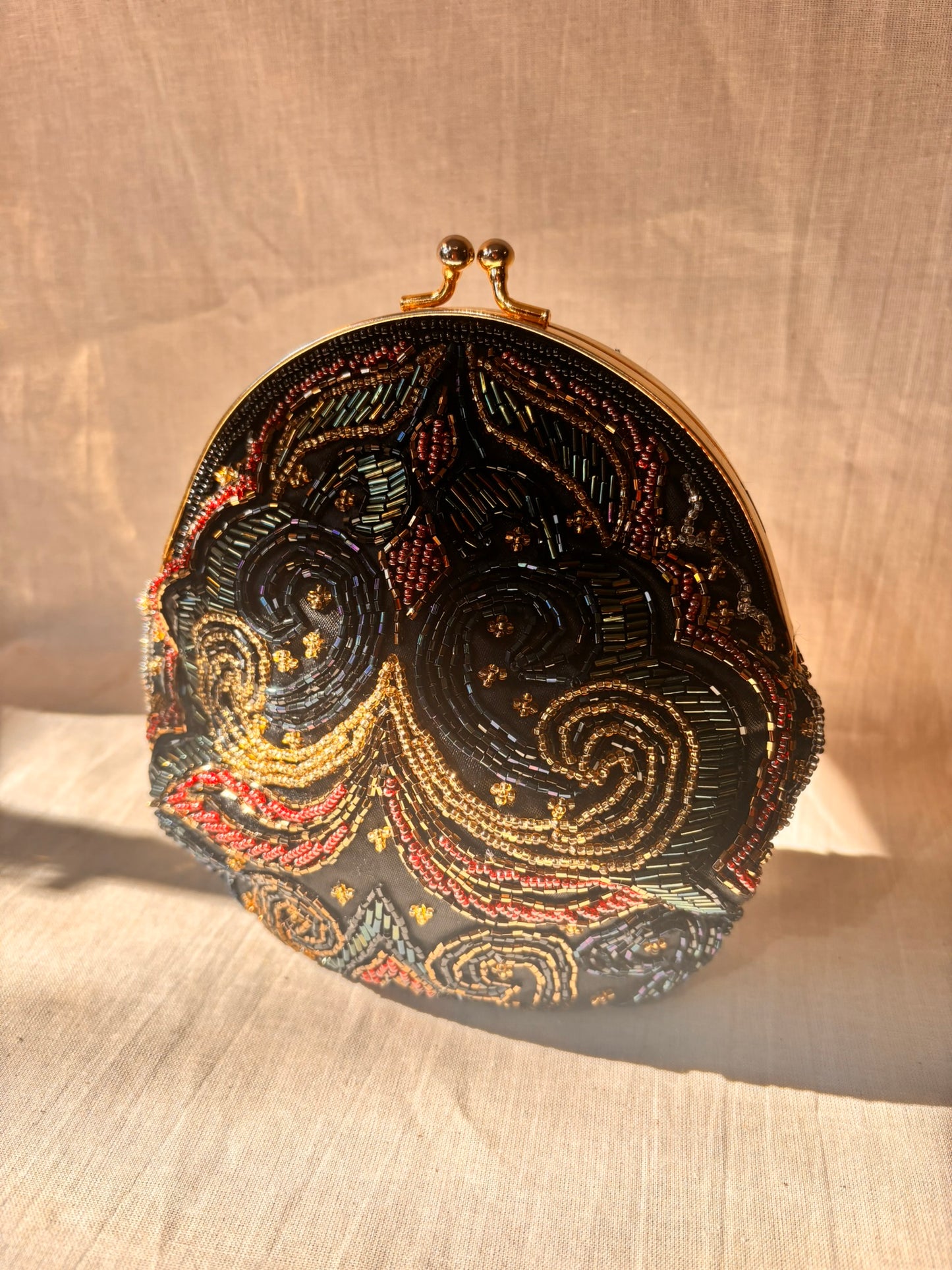 Robe boutonnée rose à motifs géométriques des années 1970