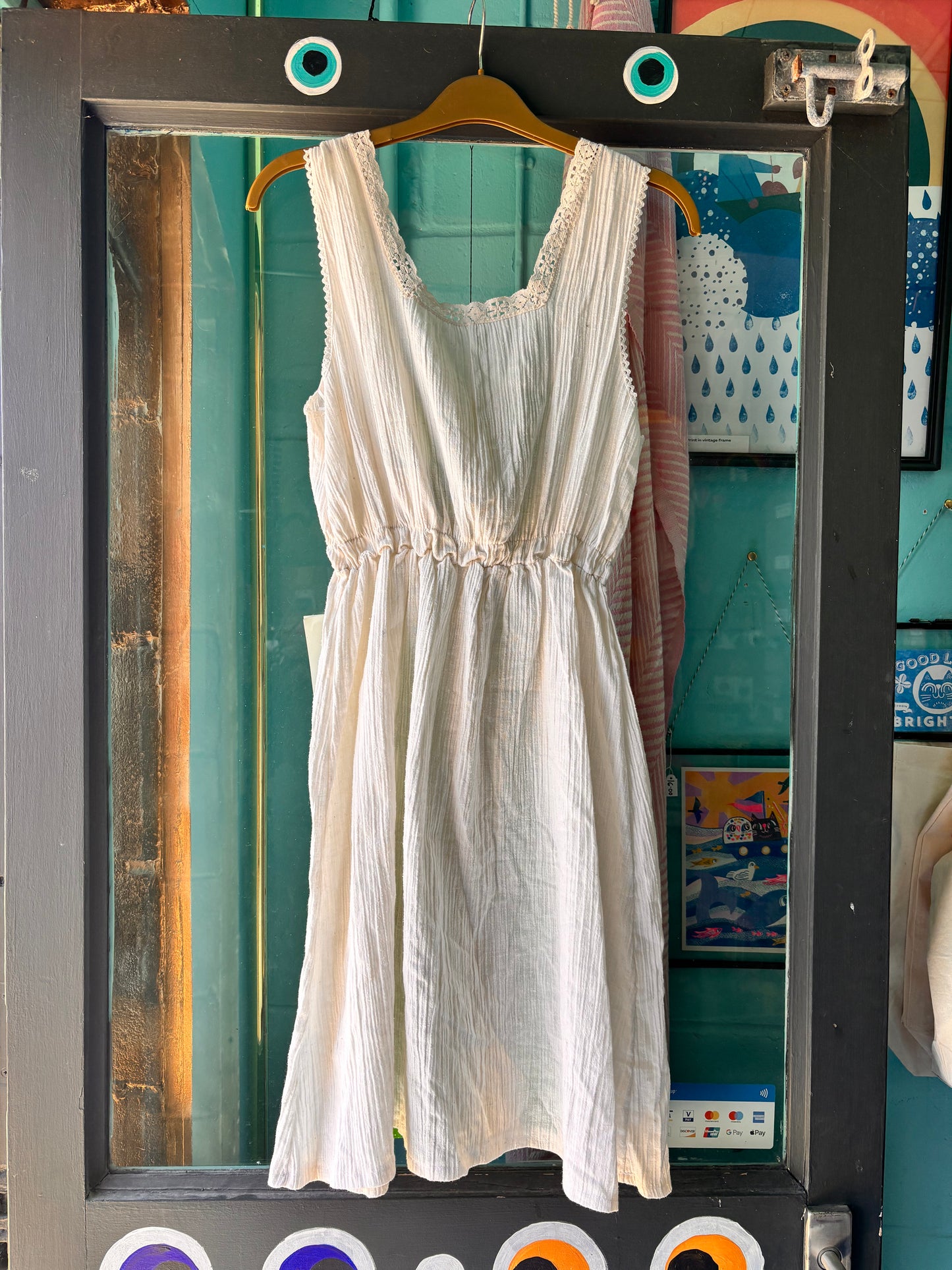 Je la porterais à nouveau - Robe en dentelle aux baies sauvages recyclée