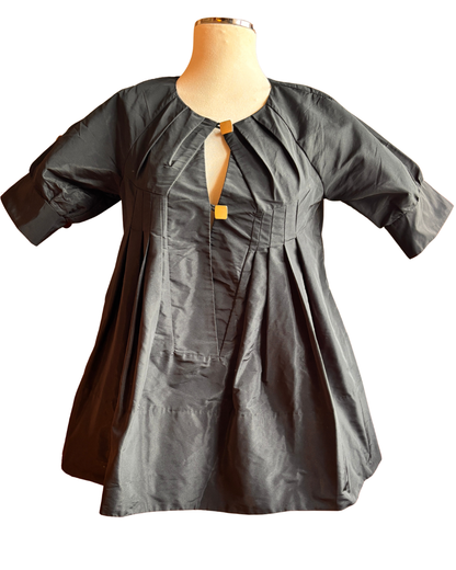 Robe boutonnée rose à motifs géométriques des années 1970