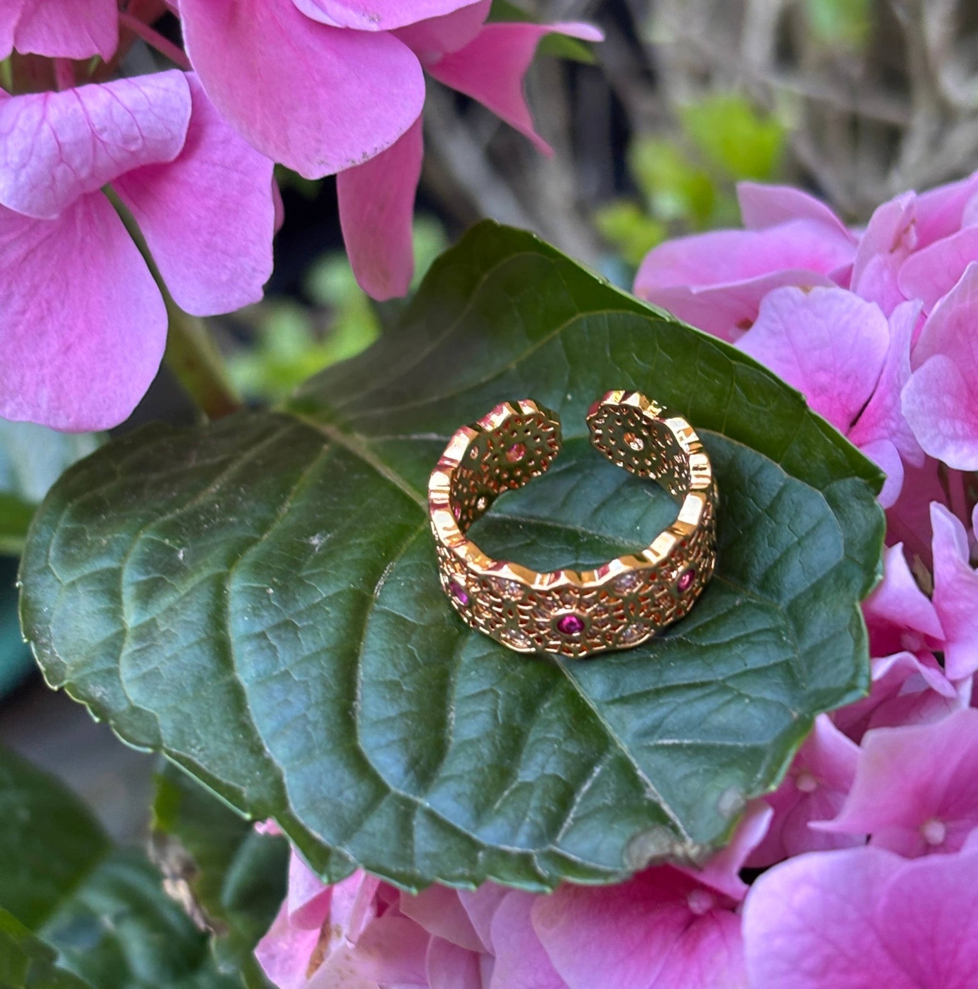 18ct Gold Plated Cubic Zirconia Flower Lace Ring - I'd Wear That