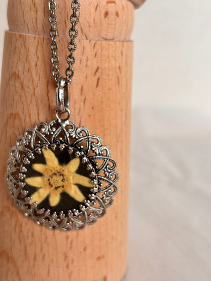 1970s Edelweiss Silver Filigree Pendant Necklace - I'd Wear That