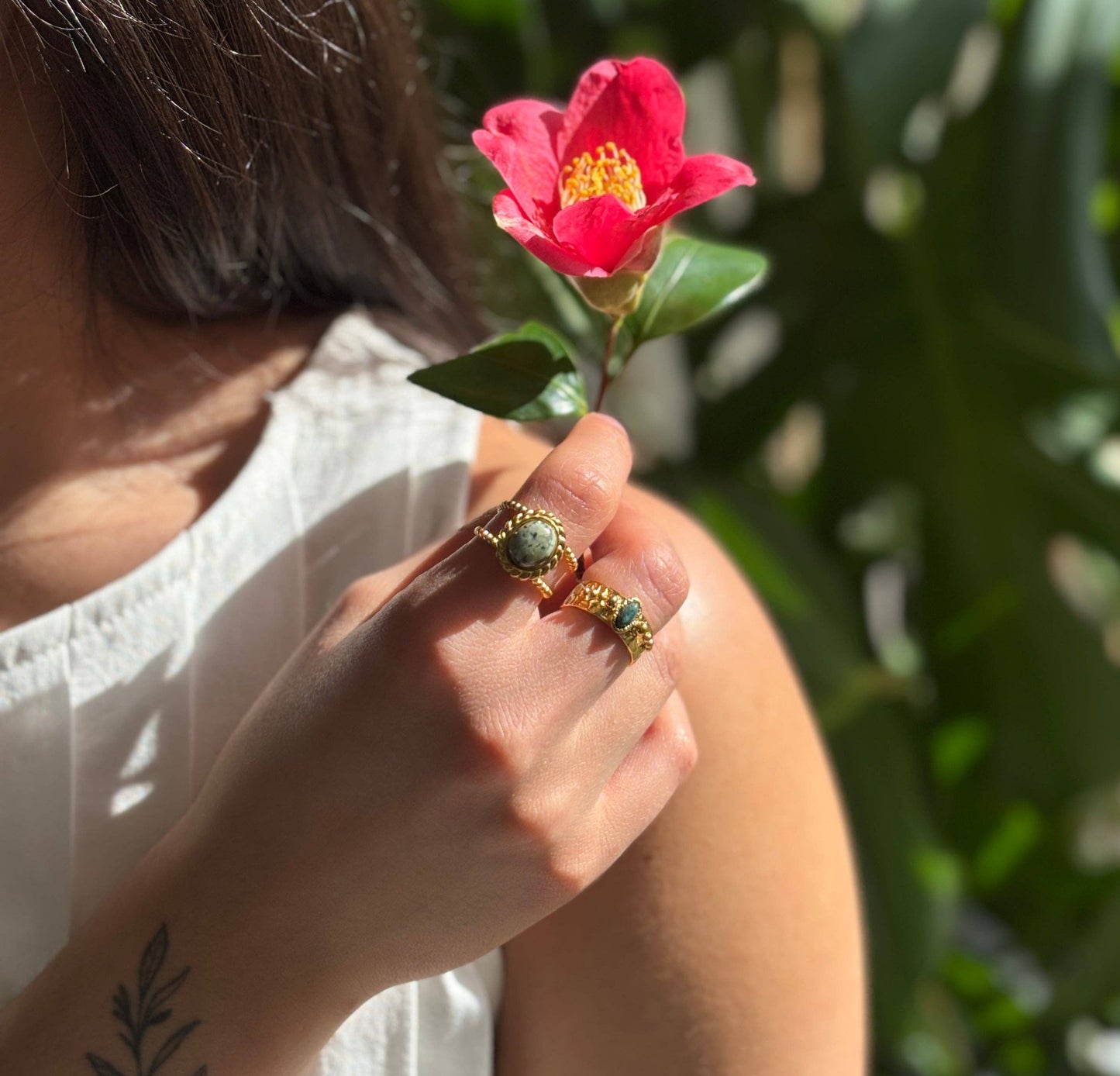 Bague ajustable en turquoise africaine plaquée or 18 carats