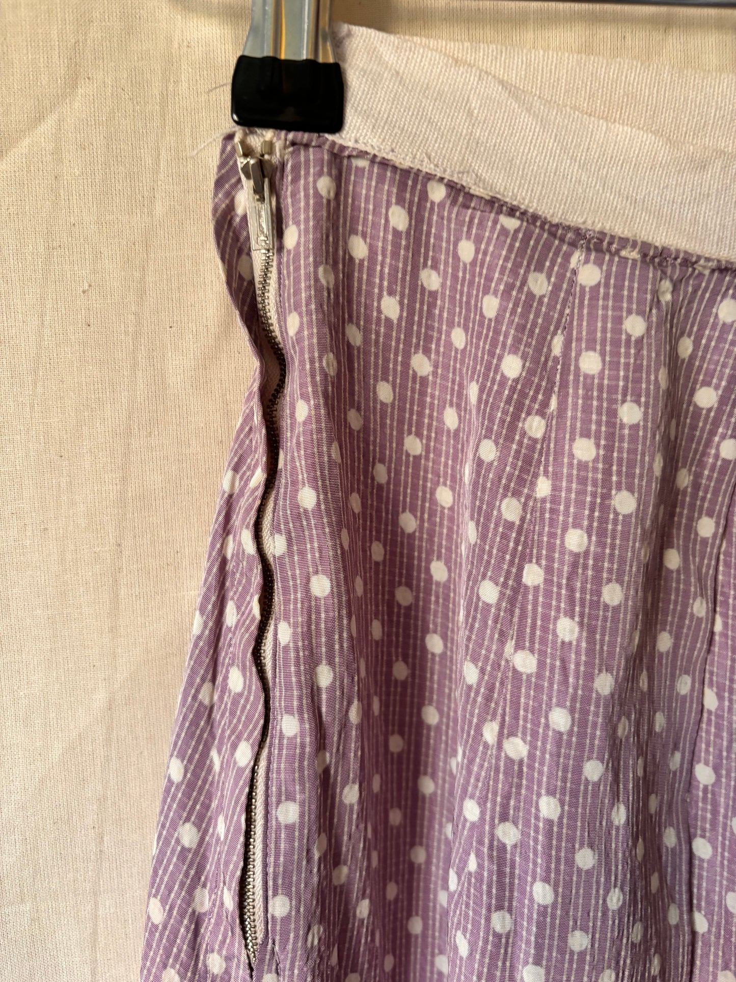 Ensemble deux pièces violet à pois, fait main, années 1940 – Rare, tour de taille 53 cm