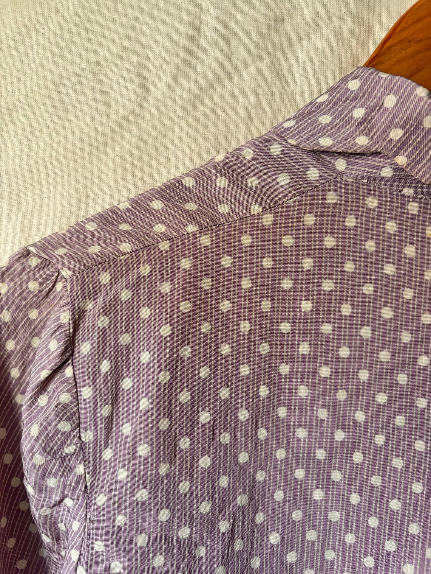 Ensemble deux pièces violet à pois, fait main, années 1940 – Rare, tour de taille 53 cm
