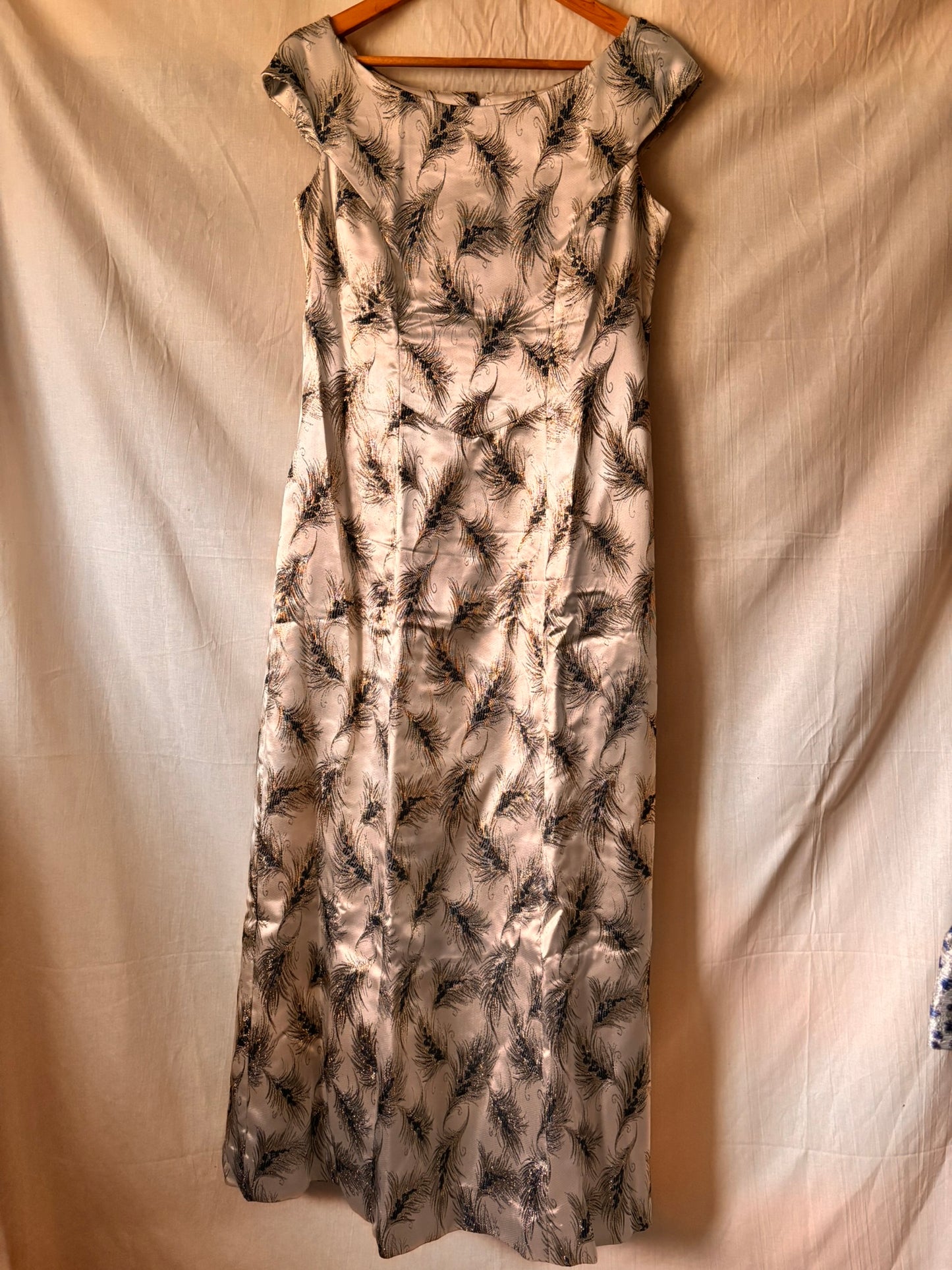 Robe boutonnée rose à motifs géométriques des années 1970
