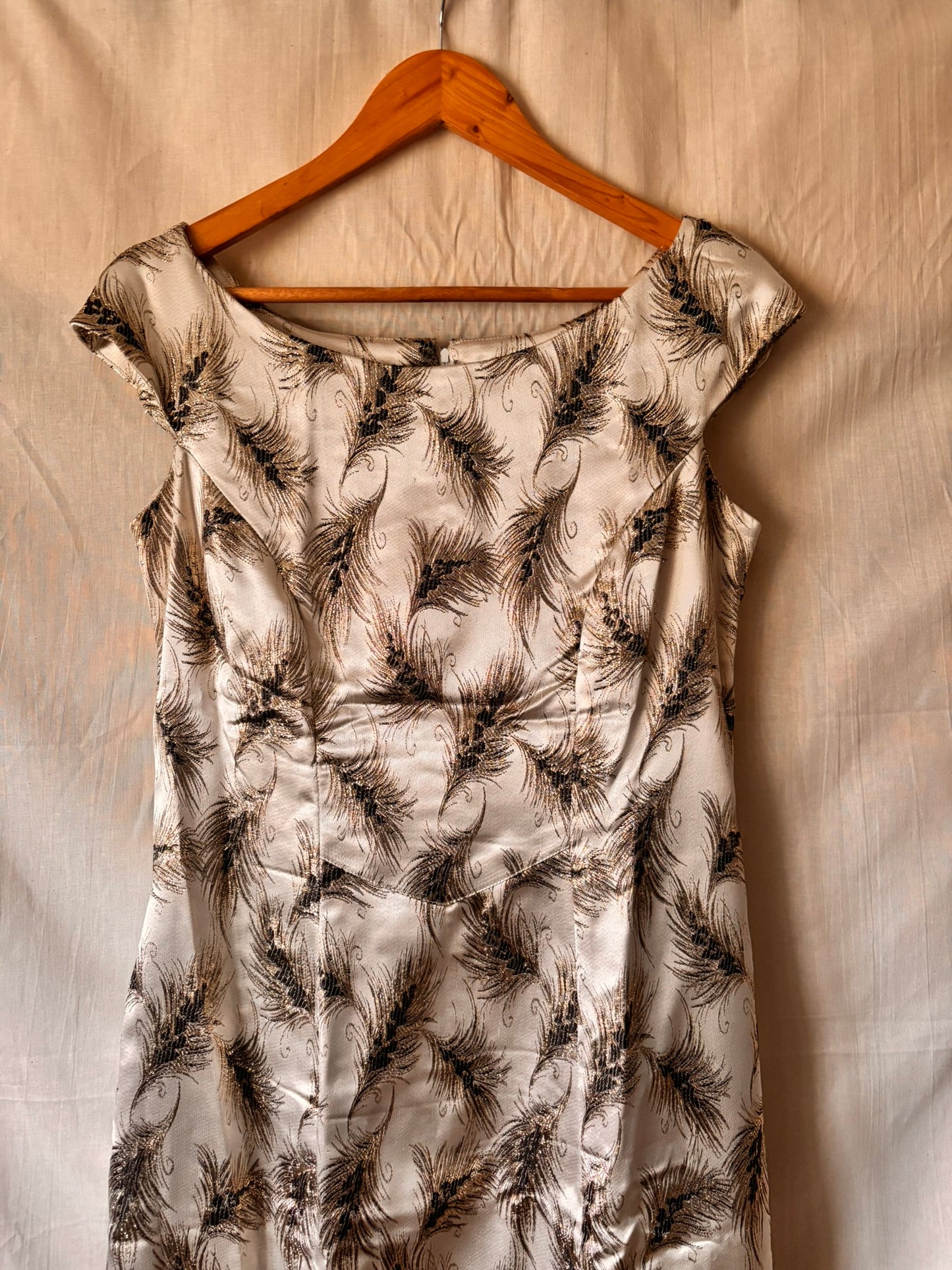 Robe boutonnée rose à motifs géométriques des années 1970