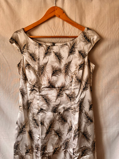 Robe boutonnée rose à motifs géométriques des années 1970