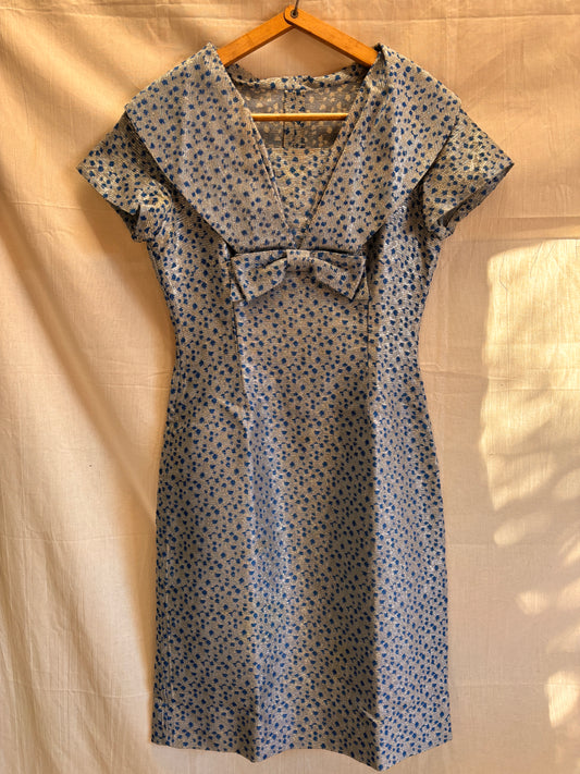 Robe boutonnée rose à motifs géométriques des années 1970