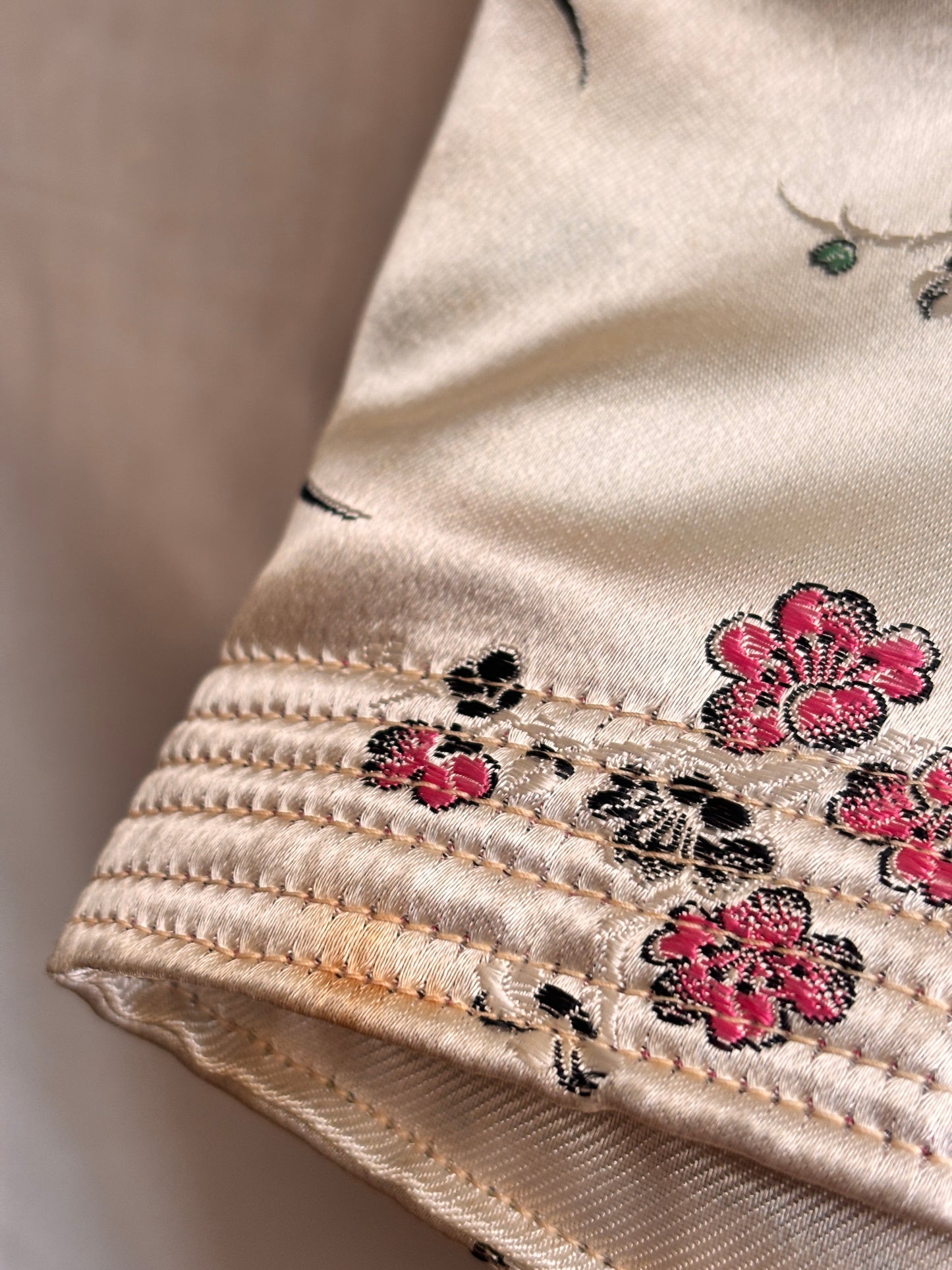 Vintage 1960s Chinese Satin Lounge Set