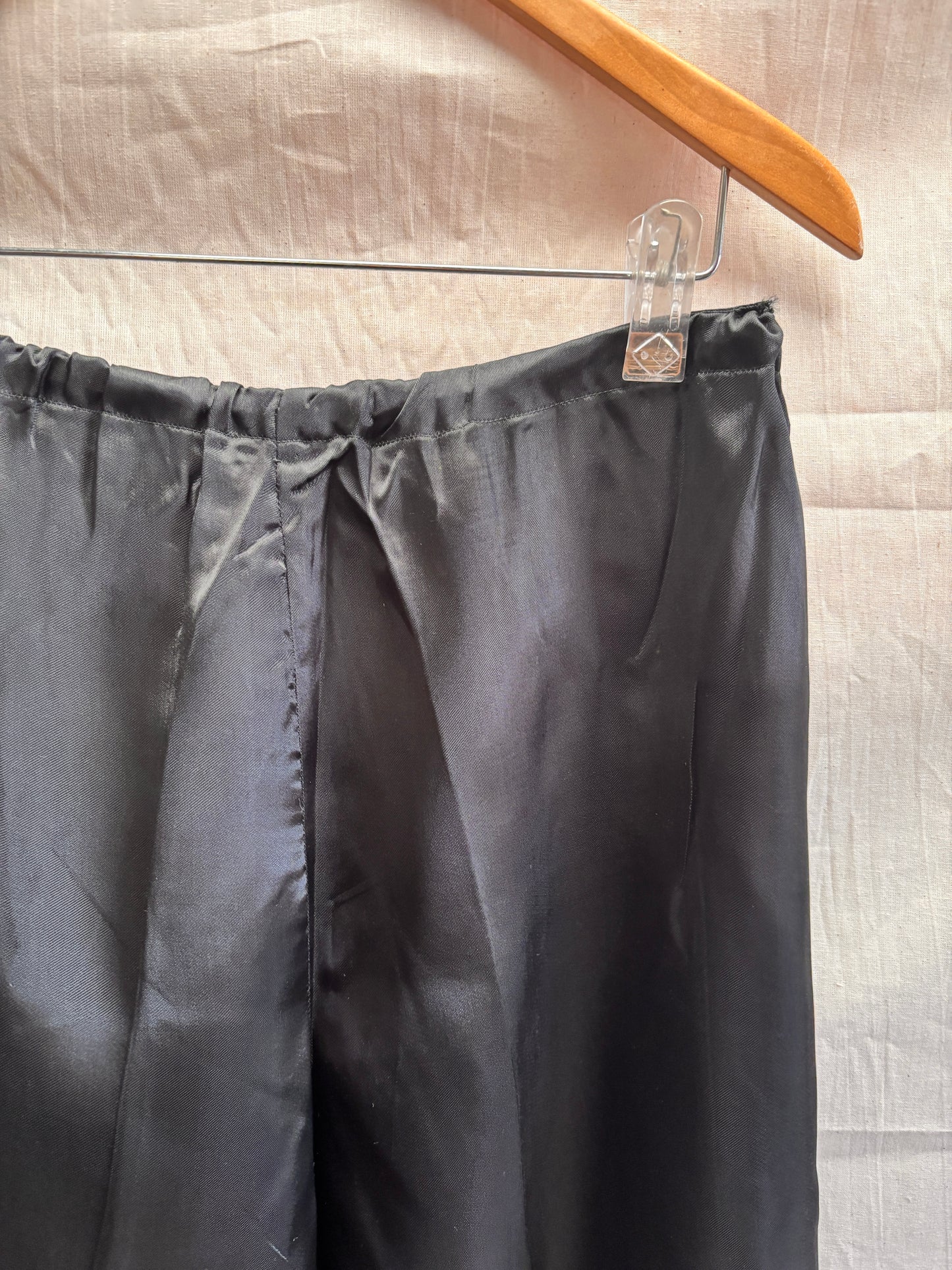 Vintage 1960s Chinese Satin Lounge Set