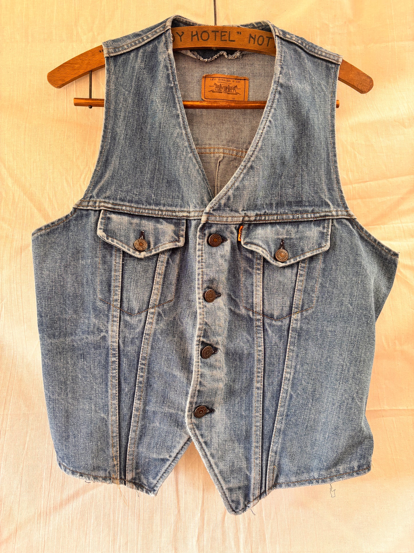 Gilet vintage en laine brodée SGDN – Style bohème western