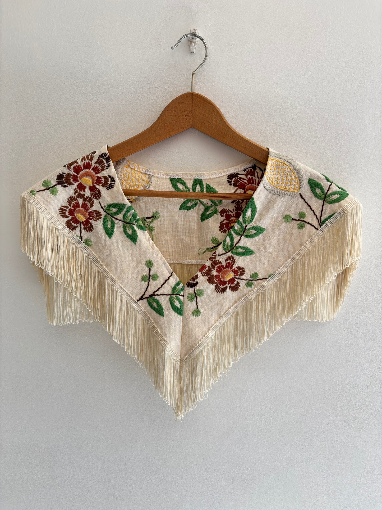 I'd [re]Wear That - Vintage Floral Embroidered Fringe Collar