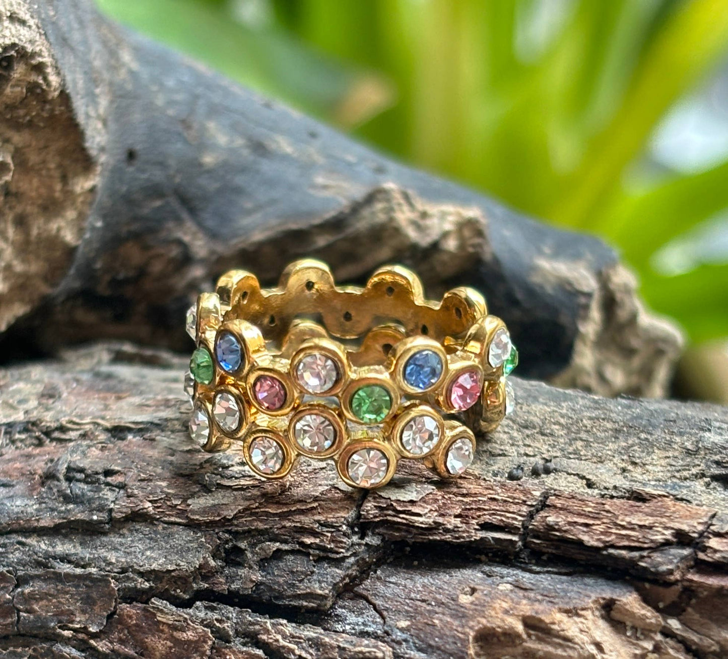 Bague empilable en plaqué or 18 carats et zirconiums cubiques multicolores