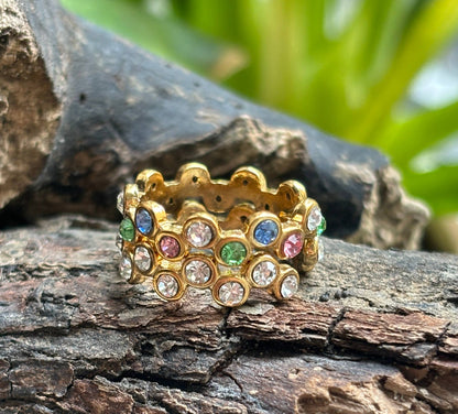 Bague empilable en plaqué or 18 carats et zirconiums cubiques multicolores