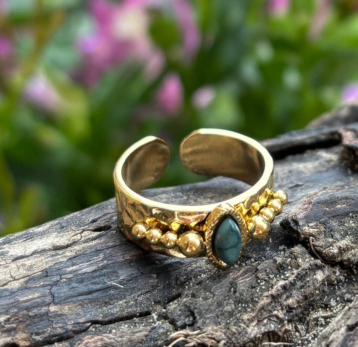 Bague ajustable en turquoise africaine plaquée or 18 carats