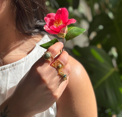 Bague ajustable en turquoise africaine plaquée or 18 carats