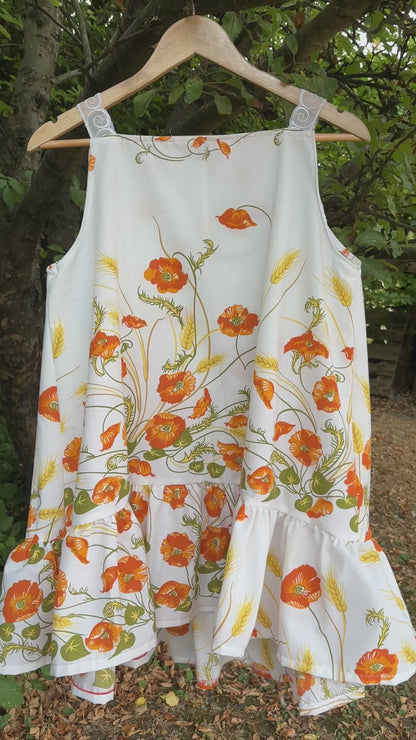 Je la porterais à nouveau - Robe en dentelle aux baies sauvages recyclée