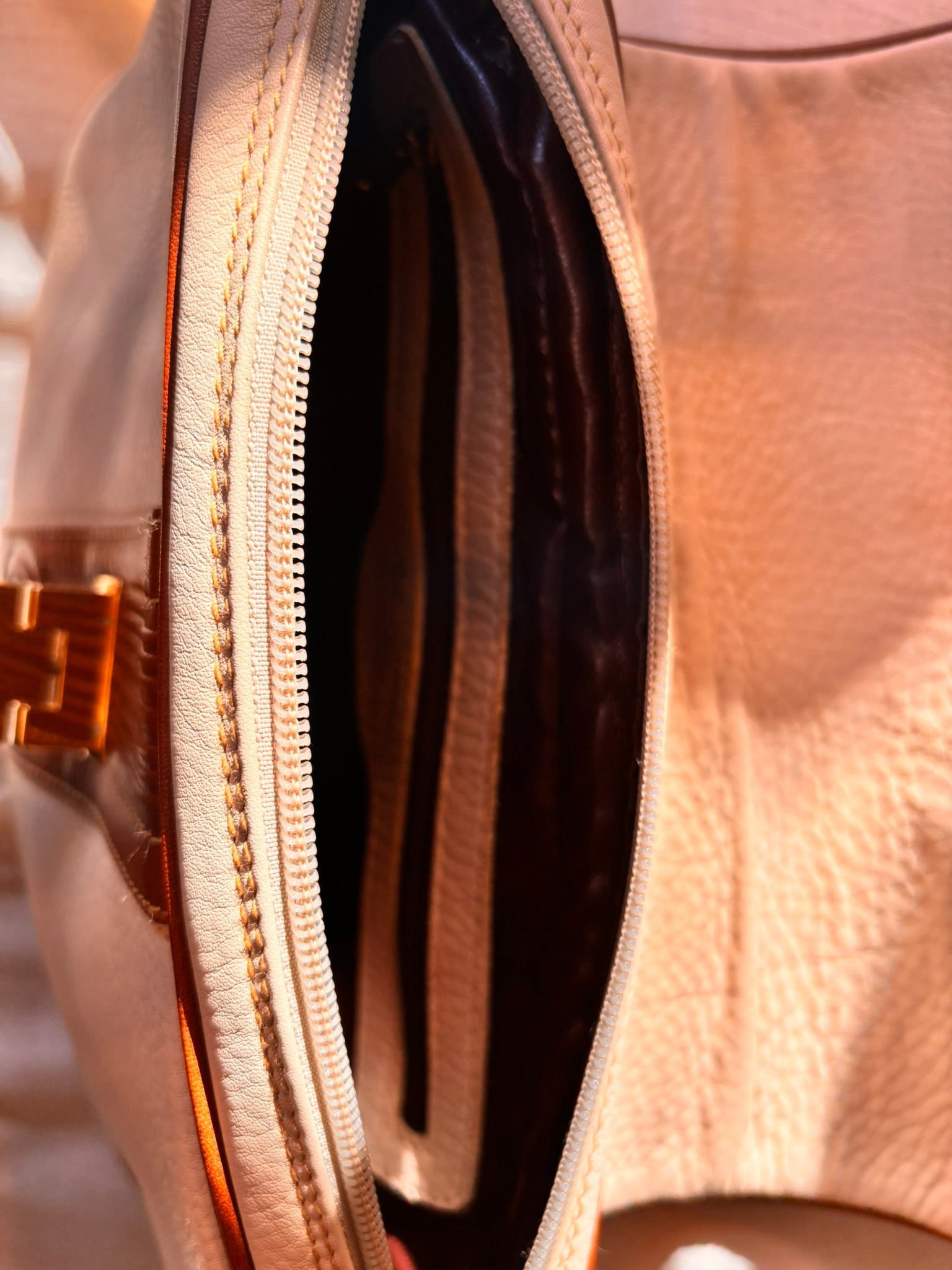 Vintage 1990s Bolsos Domingo Cream & Tan Spanish Leather Crossbody Bag – Purchased at El Corte Inglés - I'd Wear That