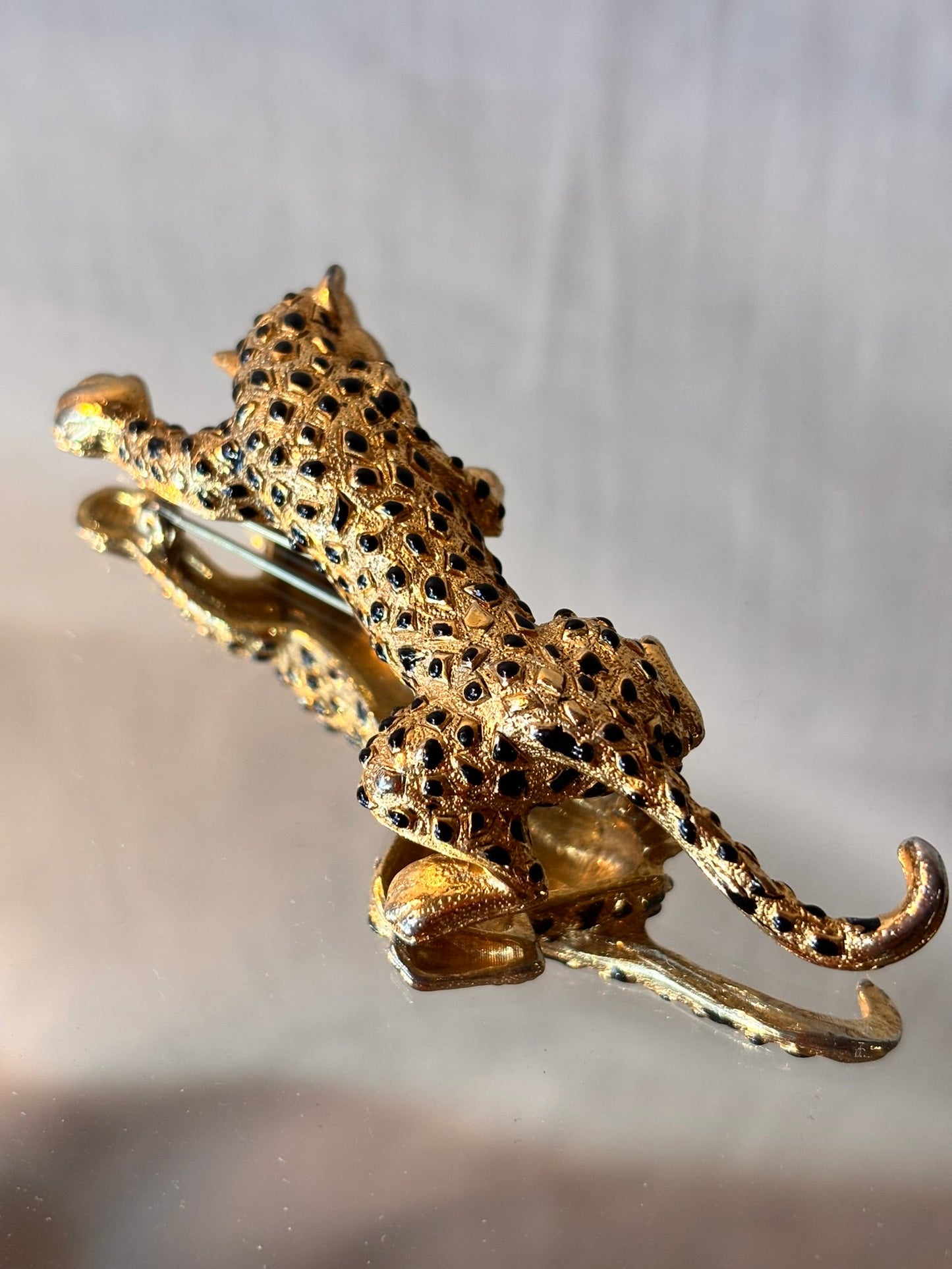 Vintage 80s Panther Brooch – Gold Tone Statement Pin - I'd Wear That