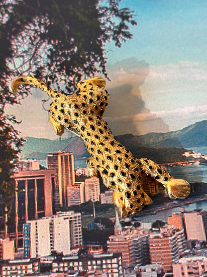 Vintage 80s Panther Brooch – Gold Tone Statement Pin - I'd Wear That