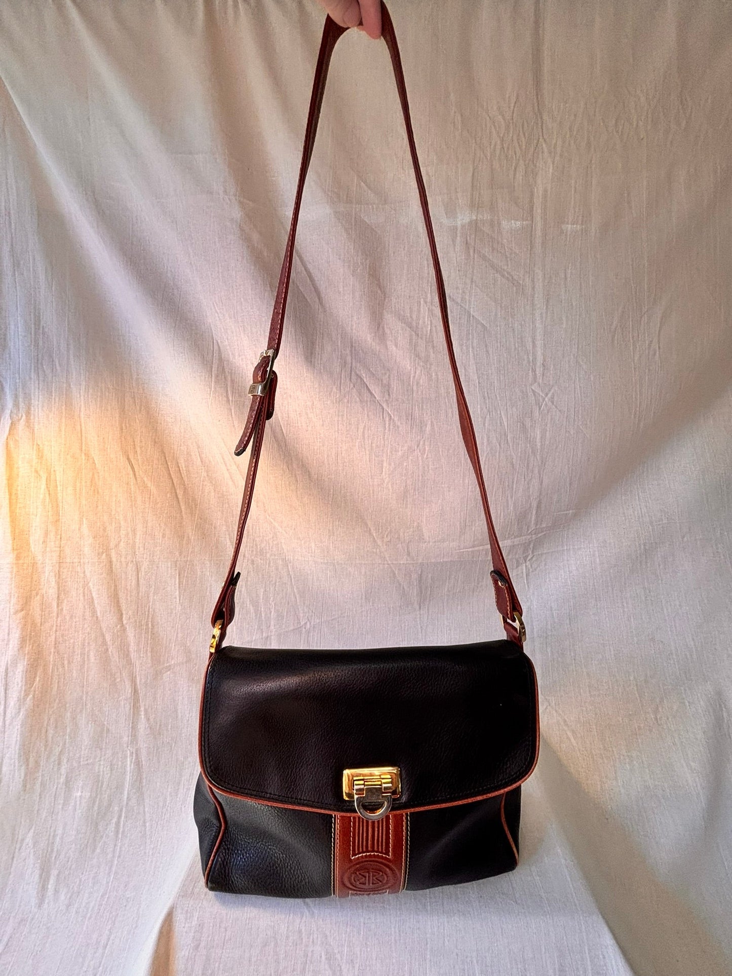 Vintage 90s Black and Tan Spanish Leather Crossbody Bag - I'd Wear That