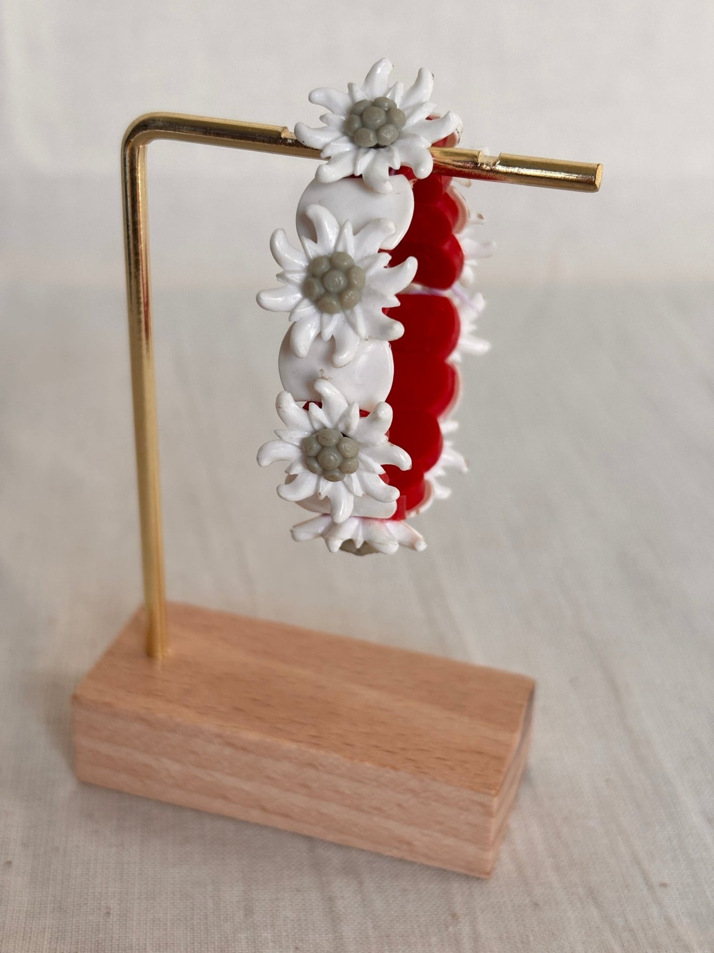Vintage Child's 1950s Edelweiss Lucite Bracelet - I'd Wear That