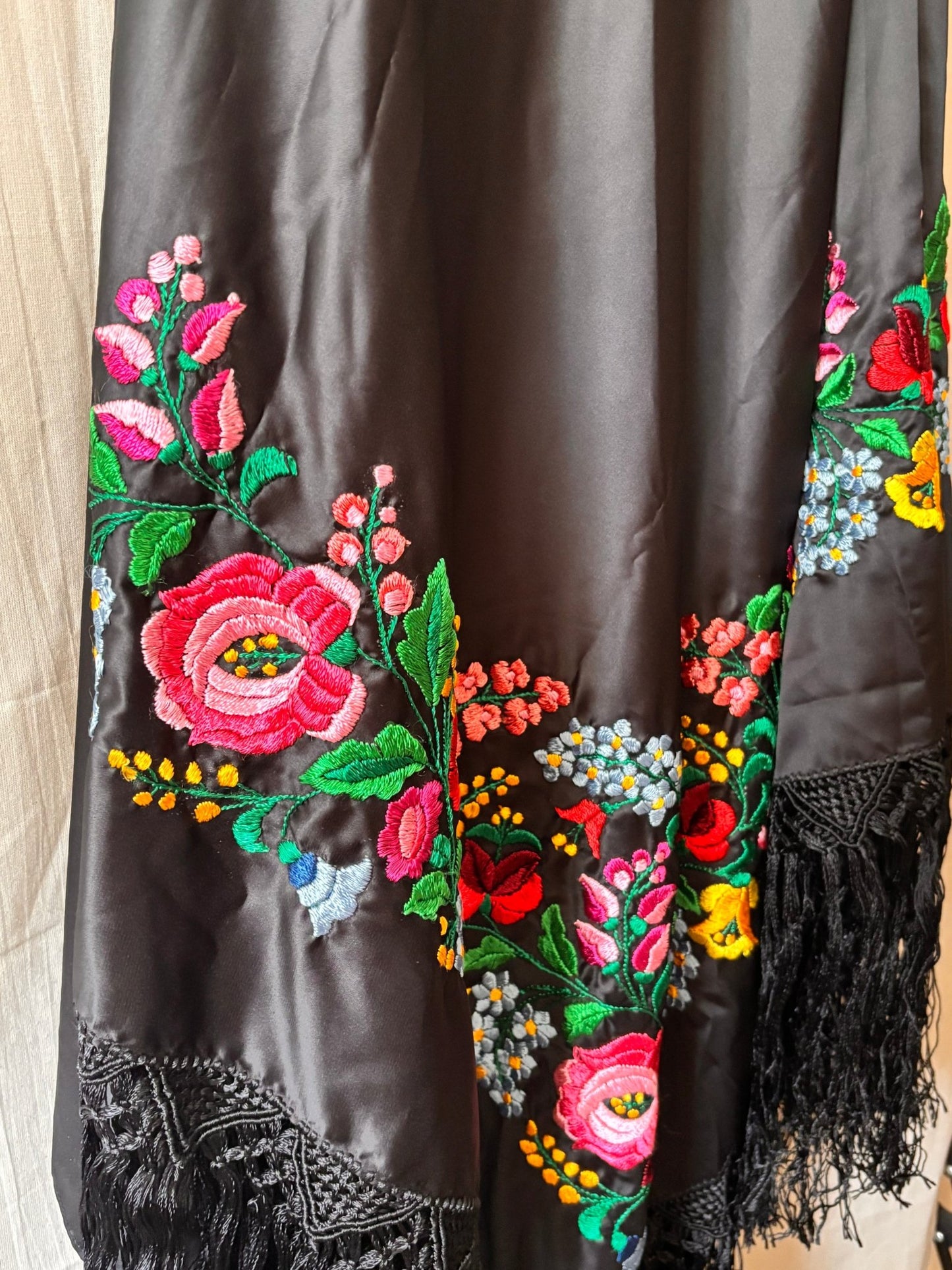 Vintage Hungarian Embroidered Shawl - I'd Wear That