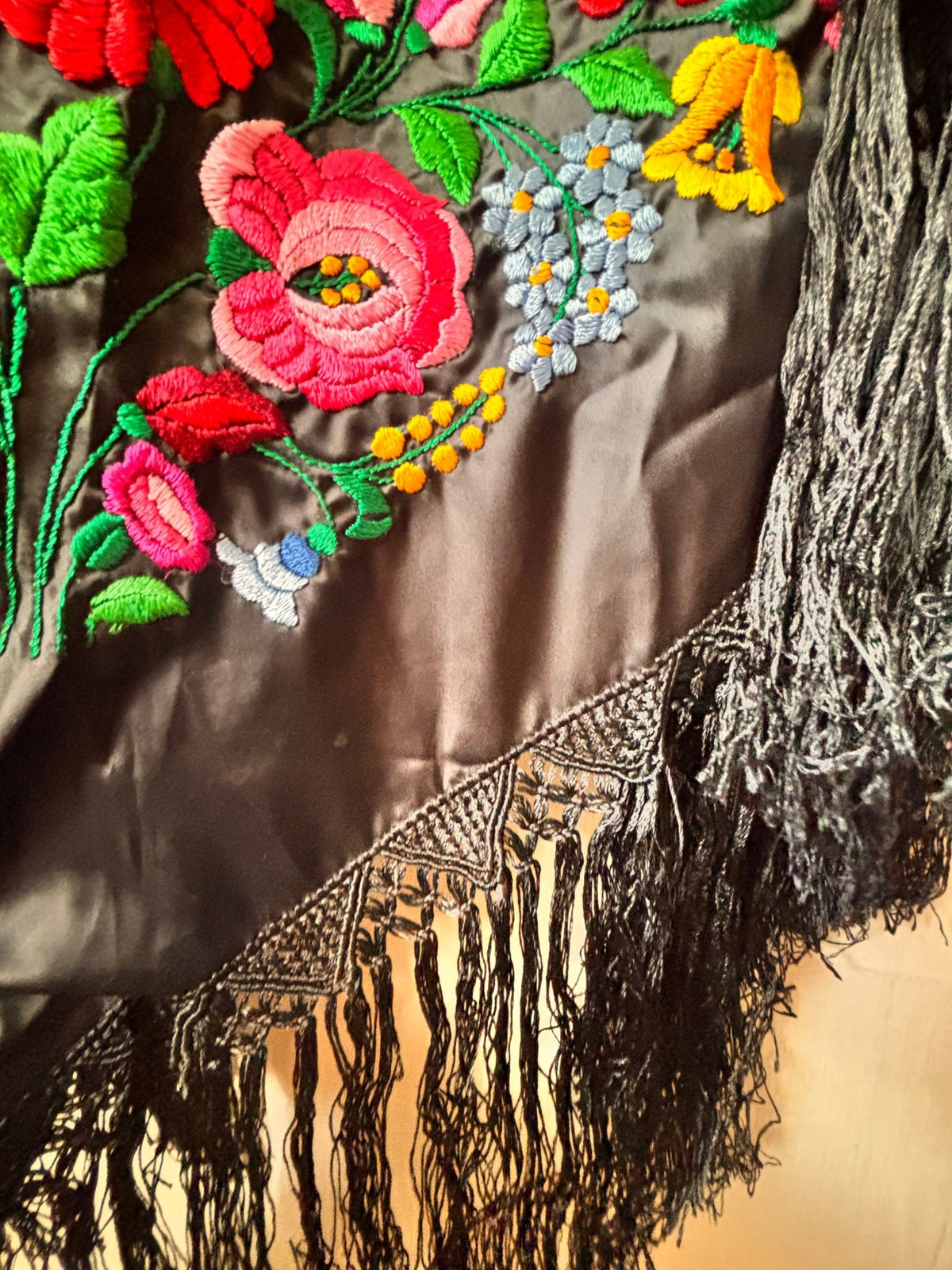 Vintage Hungarian Embroidered Shawl - I'd Wear That