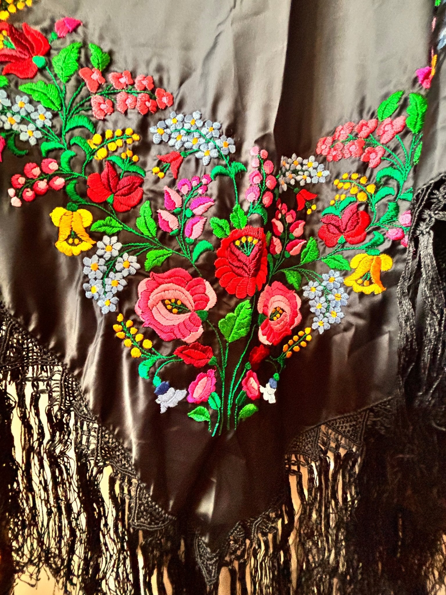Vintage Hungarian Embroidered Shawl - I'd Wear That