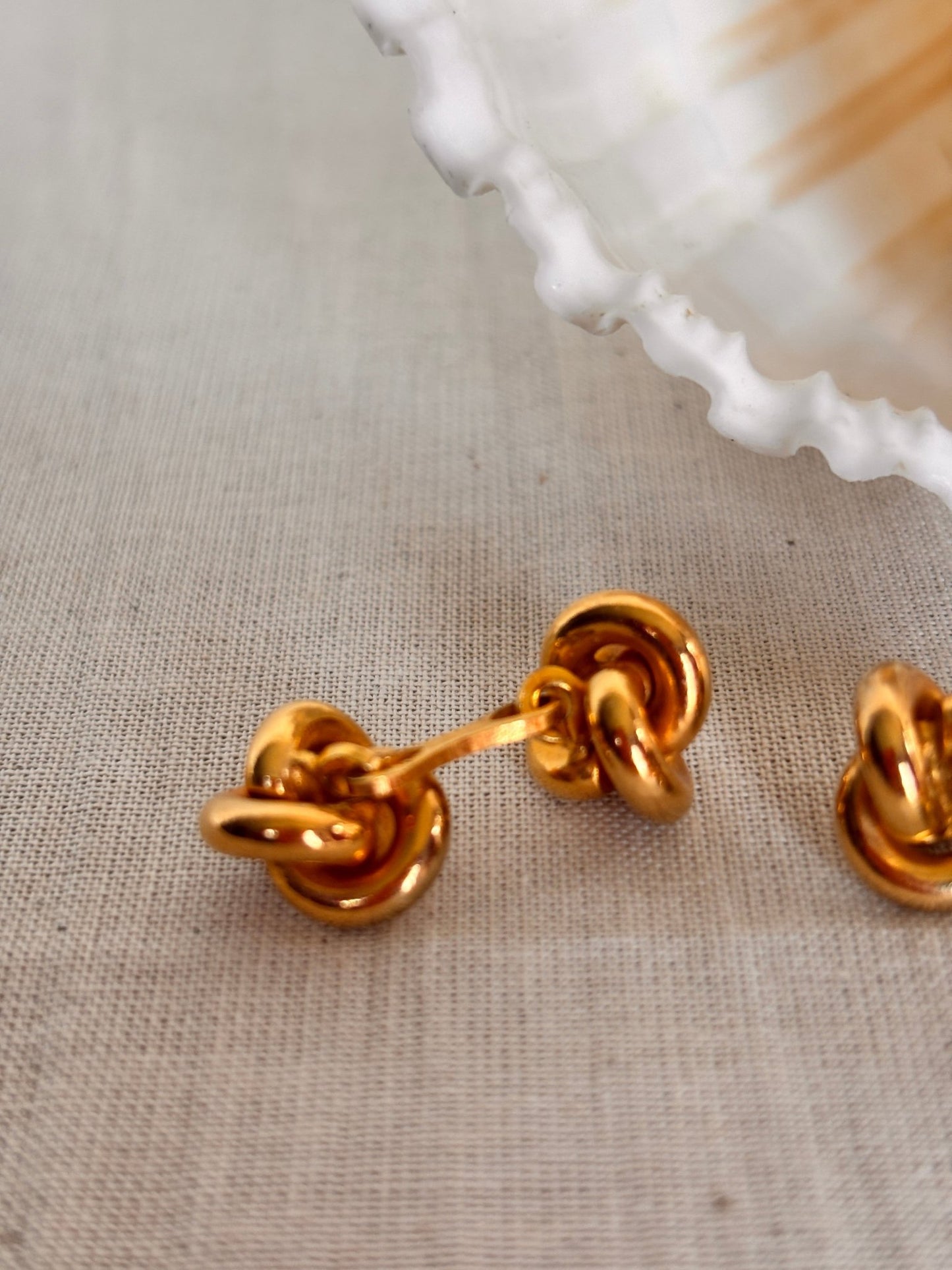 Vintage Knot Cufflinks – Gold Tone 1980s - I'd Wear That