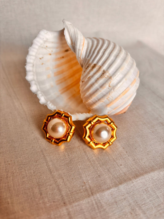 Vintage Pearl Clip-On Earrings - I'd Wear That